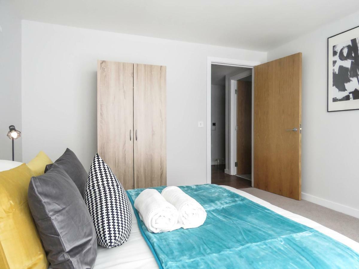 Tudors Esuites Jq Two Bedrooms Apartment