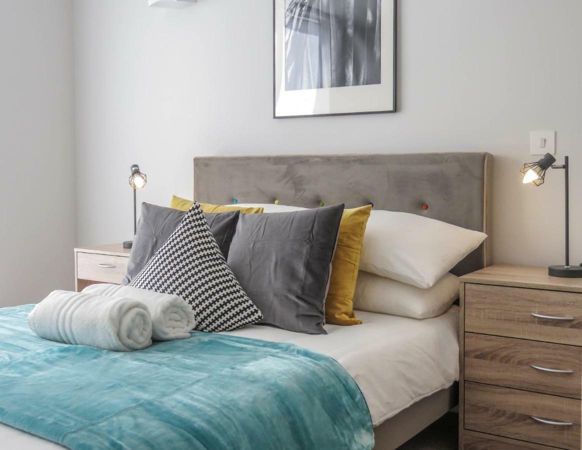 Tudors Esuites Jq Two Bedrooms *